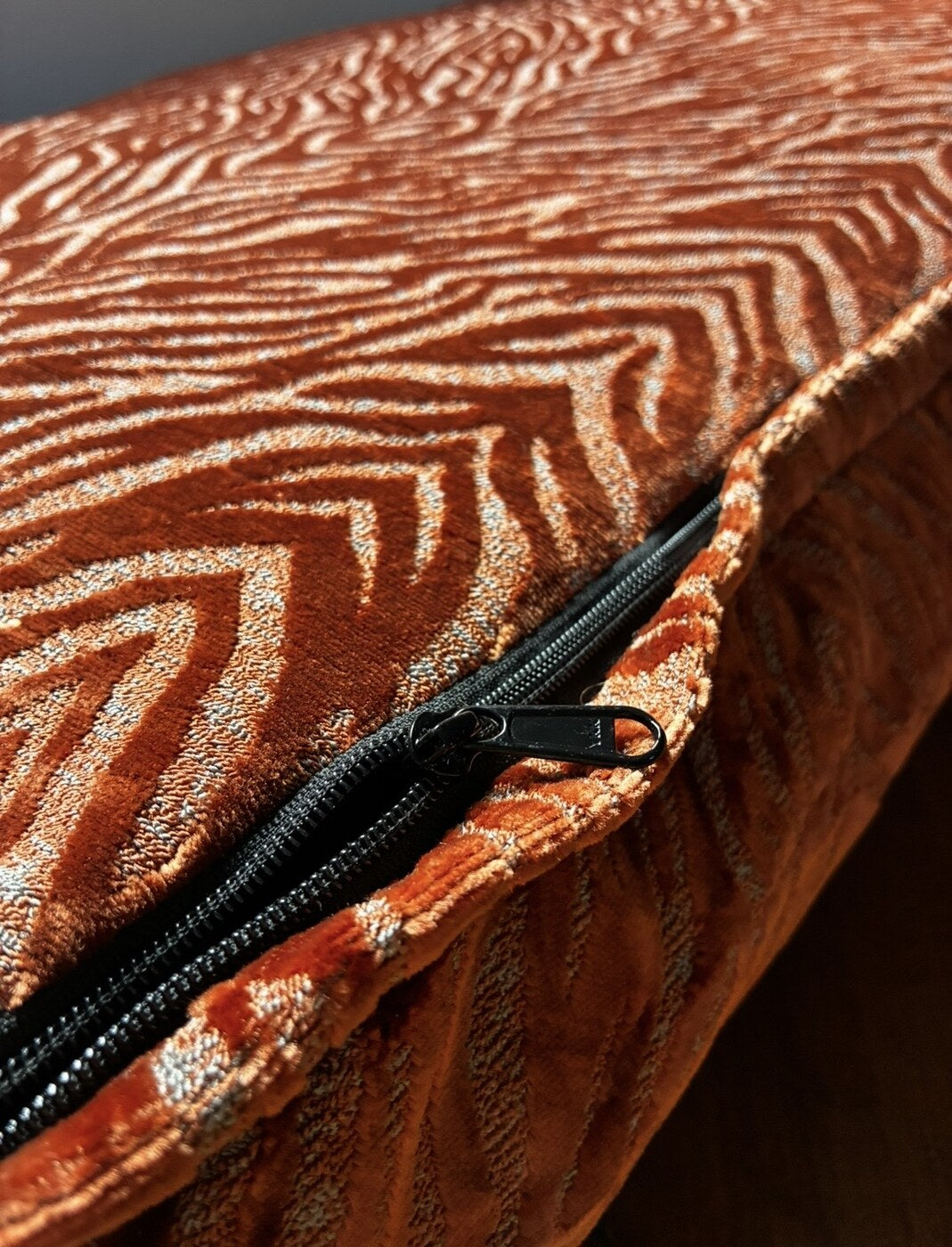 Détail du jacquard et du zip déhoussable RED HOOK