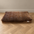 Coussin pour chien DUMBO en tissu jacquard brun tabac et bleu – Billy Brooklyn